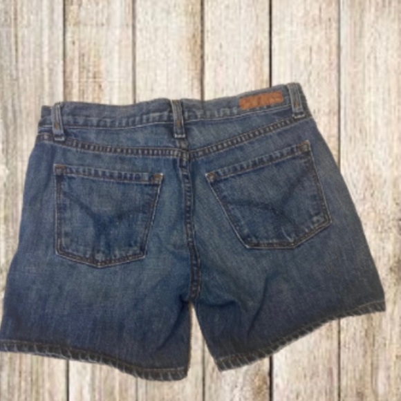 Calvin Klein Weekend Short - Picture 2 of 3